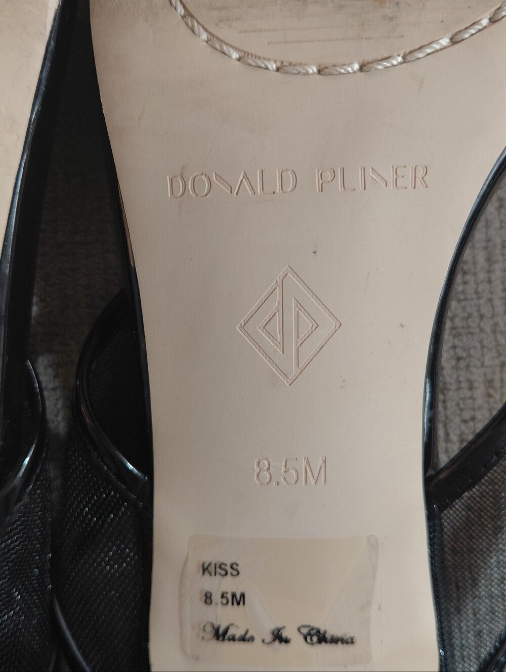 Donald J. Pliner Kiss Black Patent Nylon Mesh Strappy Mule Sandals Size 8.5 - Picture 10 of 11